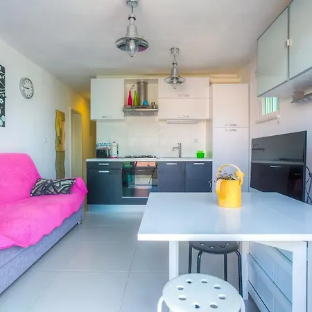Apartment Beleca 2 *